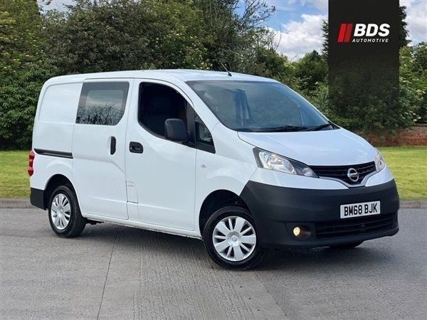 White Used 2019 Nissan NV200 Acenta Van | £14,394 - Image 1/1