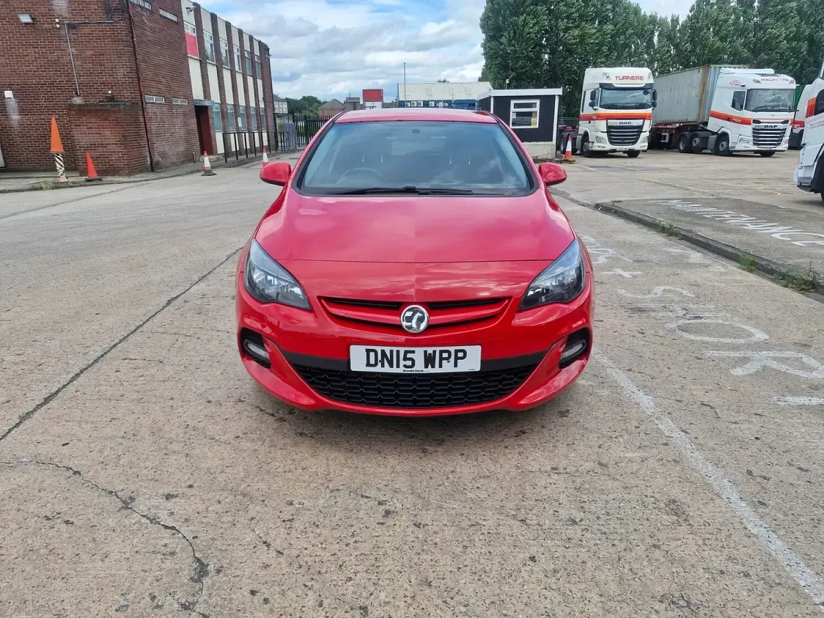 Used Vauxhall Astra 2015 Red Hatchback
