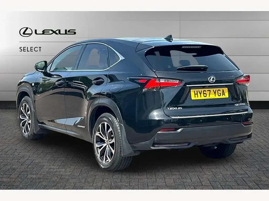 Usado Lexus NX300h Sport Line 197 CV (144 kW) 2017 Negro SUV