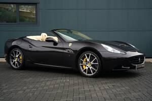 Nero daytona Used 2011 Ferrari California Cabriolet | £65,895 - Image 1/4