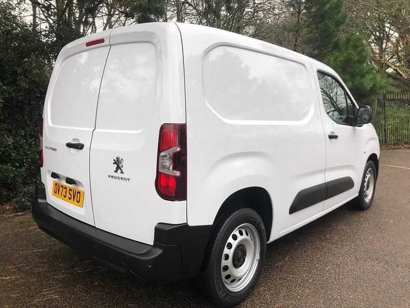 Used Peugeot Partner Premium 2023 White MPV