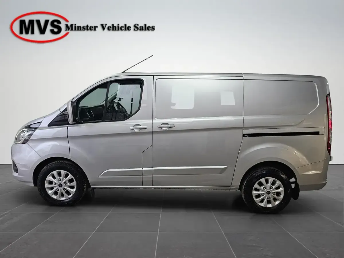 Used Ford Transit Custom Limited 130 HP (95 kW) 2022 Silver Van