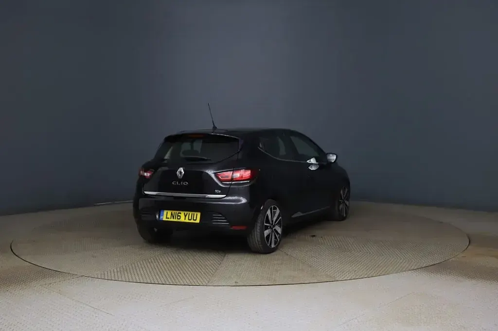 Used Renault Clio Dynamique 90 HP (66 kW) 2016 Black Hatchback