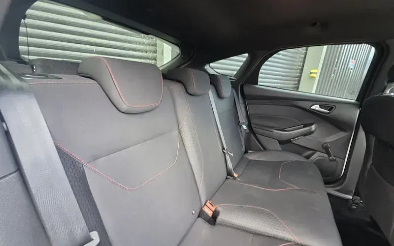 Used Ford Focus ST-Line 125 HP (91 kW) 2016 White Hatchback