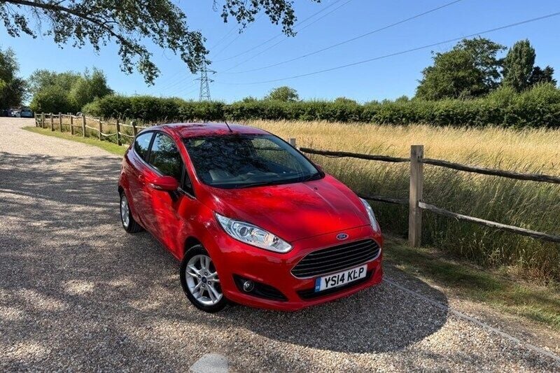 Red Used 2014 Ford Fiesta Zetec Hatchback | £3,495 (Good price) - Image 1/1