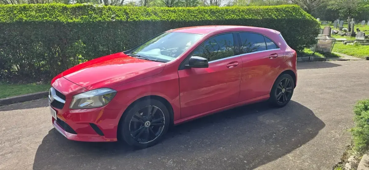 Usado Mercedes A180 2017 Vermelho Citadino