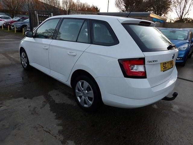 Used Skoda Fabia 75 HP (55 kW) 2017 White Estate
