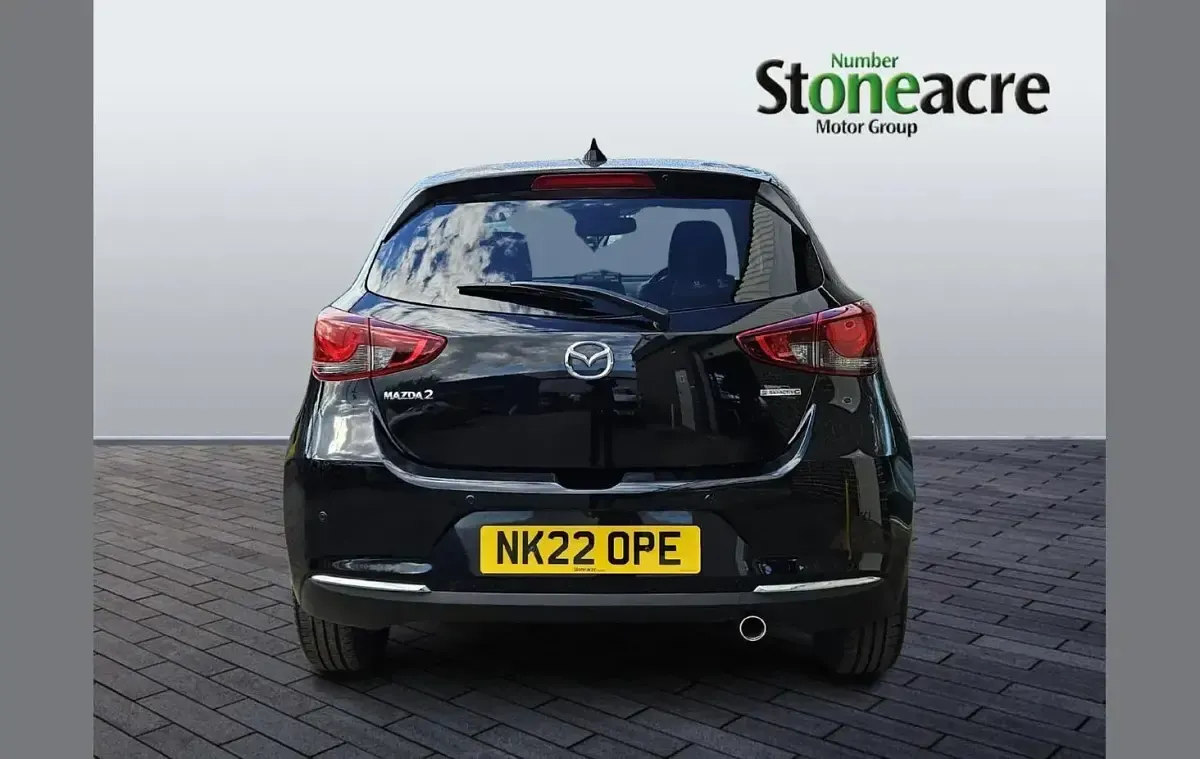 Usado Mazda 2 Inclusive 88 CV (64 kW) 2022 Negro Utilitario