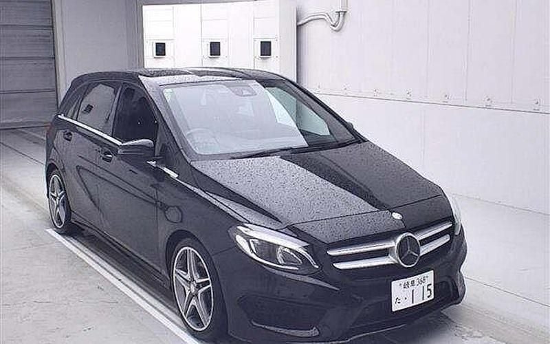 Used Mercedes B180 Premium 122 HP (89 kW) 2017 MPV
