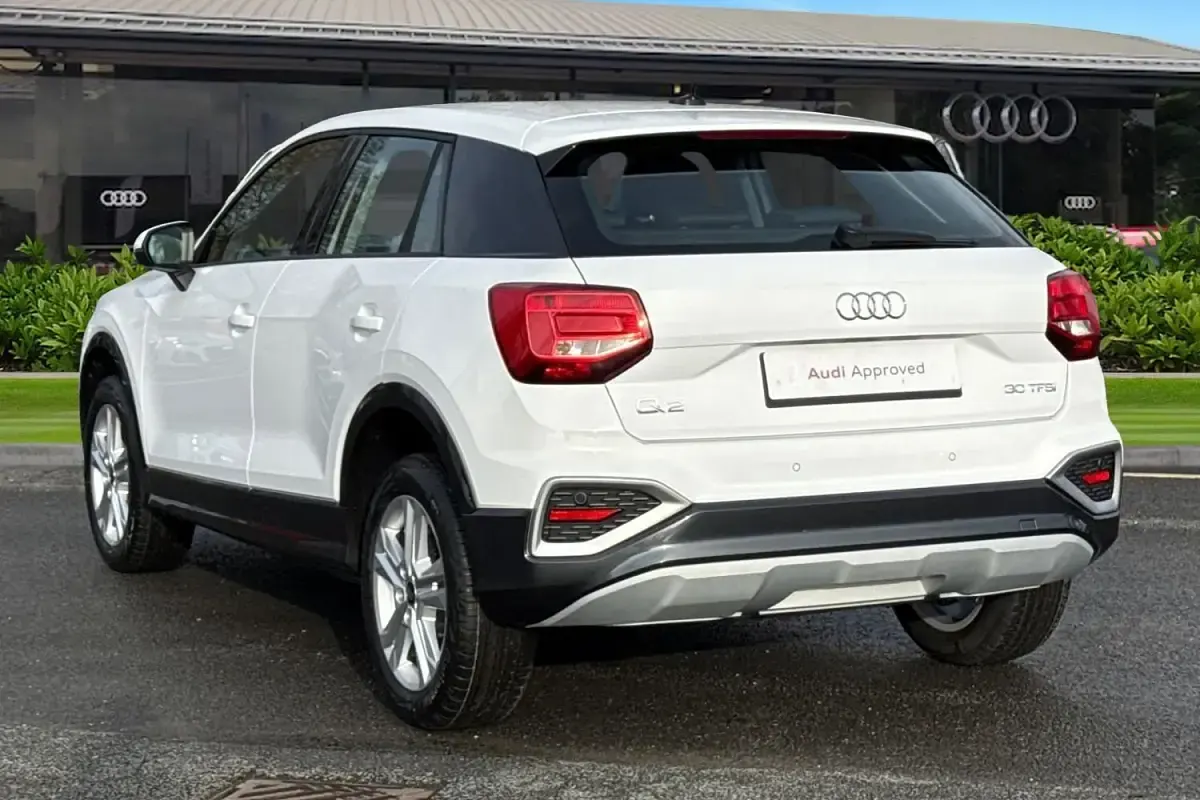 Usado Audi Q2 Sport 116 CV (85 kW) 2026 Blanco SUV