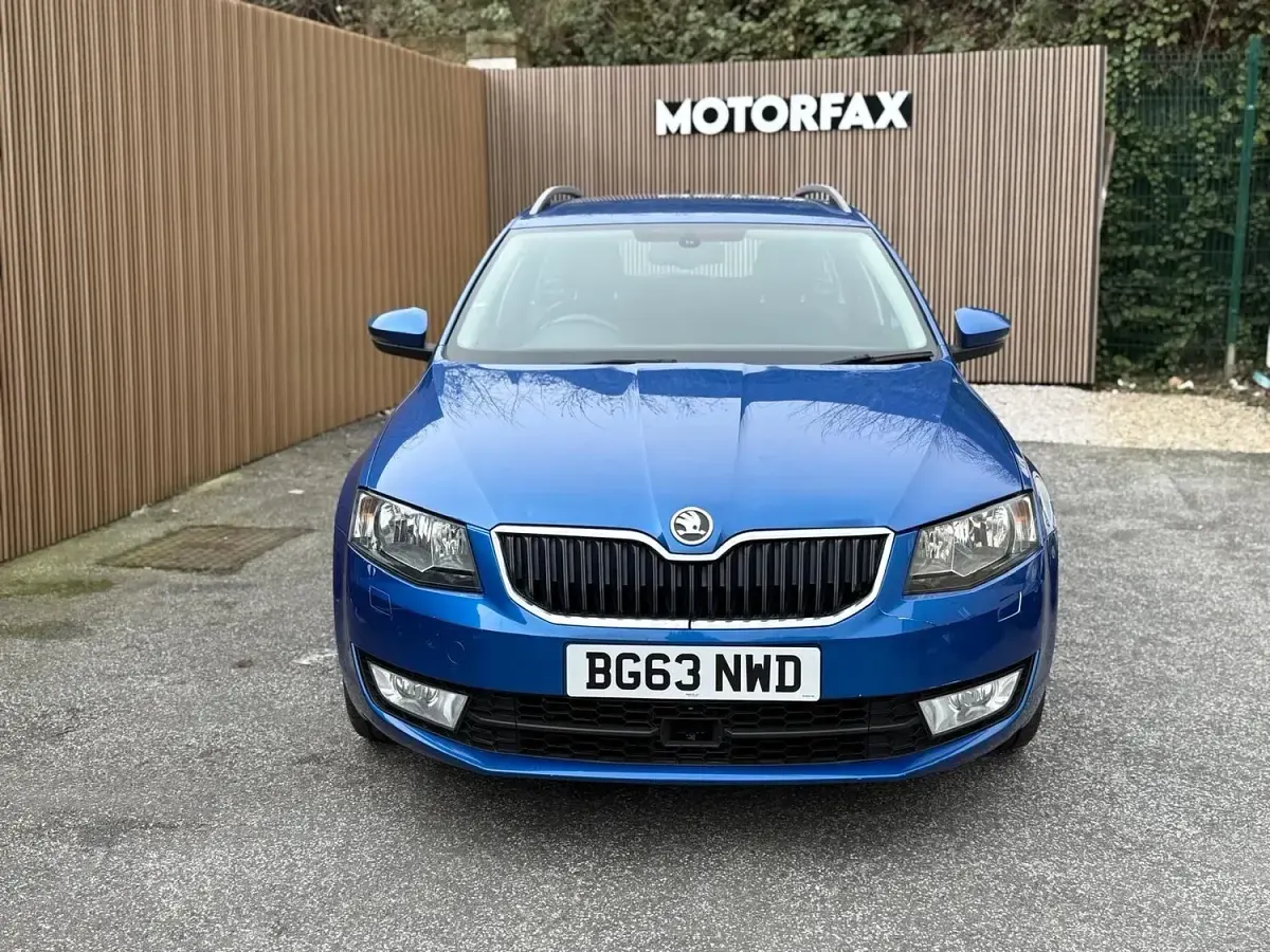 Used Skoda Octavia Elegance 105 HP (77 kW) 2013 Blue Estate