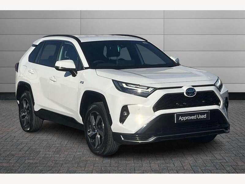 Pure white Used 2024 Toyota RAV4 Hybrid Design SUV | £34,990 (Fair price) - Image 1/3