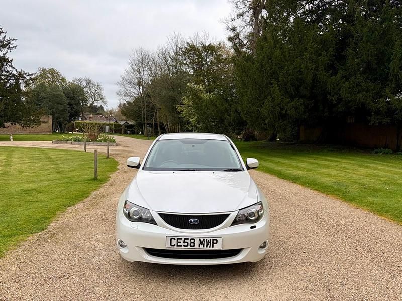Begagnad Subaru Impreza 2008 Vit Halvkombi