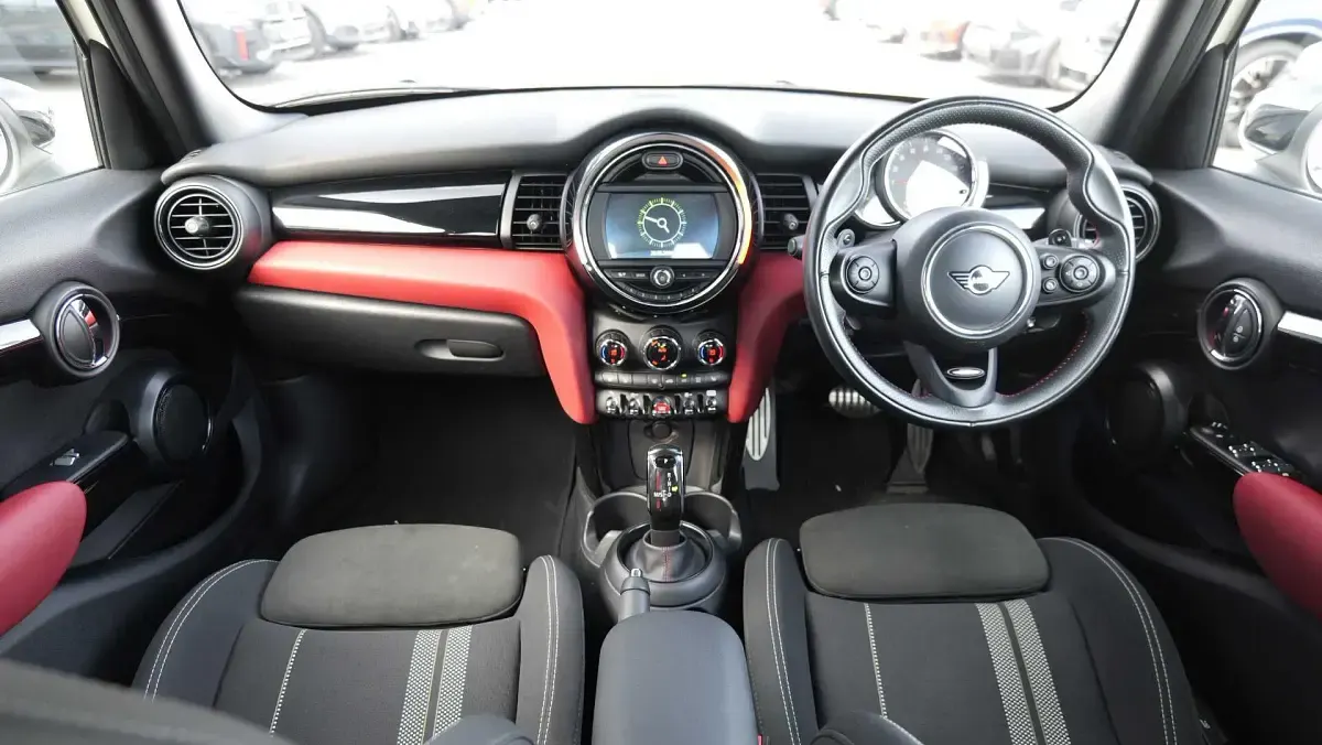 Used Mini Cooper S Hatch 189 HP (139 kW) 2019 White Hatchback