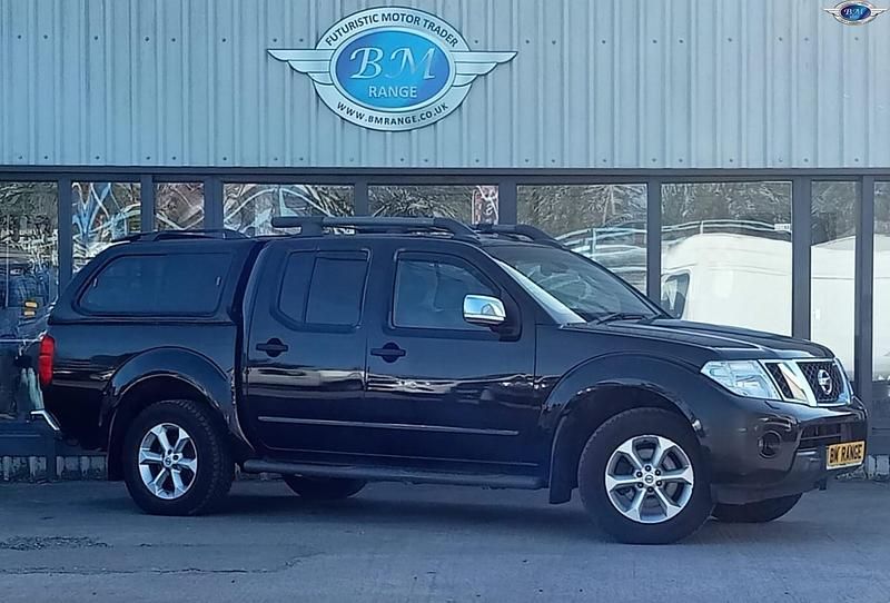 Used Nissan Navara Tekna 190 HP (139 kW) 2011 Black Pickup