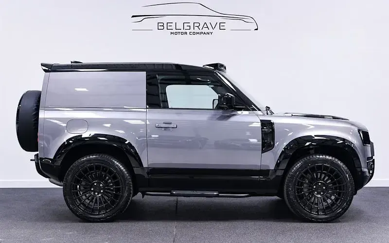 Używany Land Rover Defender HSE Dynamic 300 KM (220 kW) 2023 SUV
