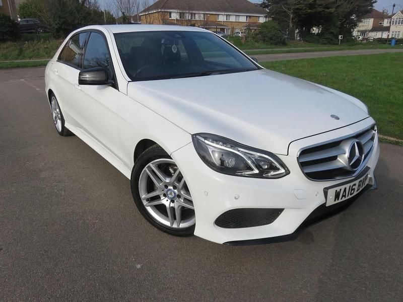 Begagnad Mercedes E220 AMG 2016 Vit Sedan
