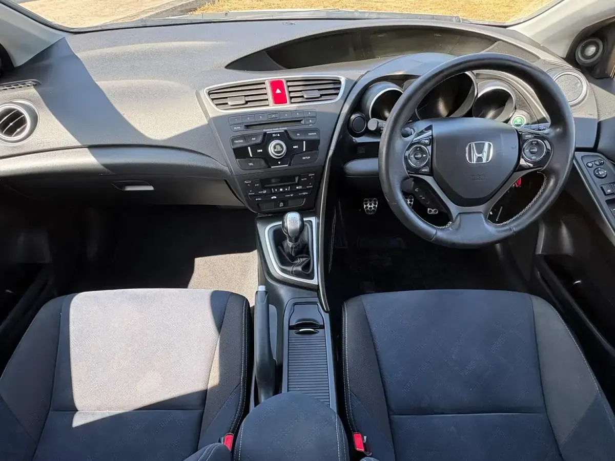 Used Honda Civic SE Plus 120 HP (88 kW) 2014 White Hatchback