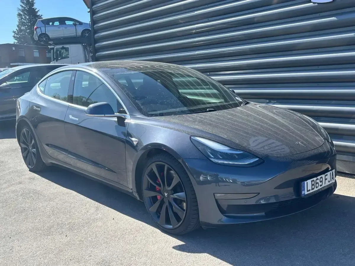 Usado Tesla Model 3 Performance 461 kW (627 CV) 2019 Gris Berlina