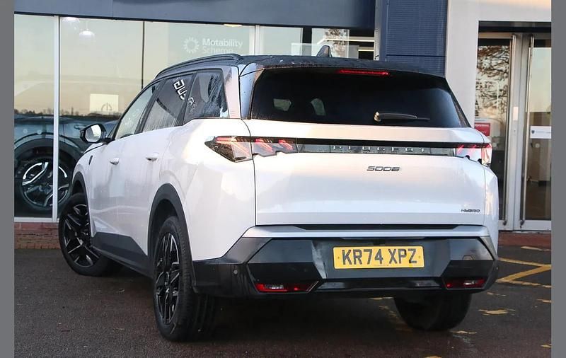 Used Peugeot 5008 GT 134 HP (98 kW) 2024 White MPV