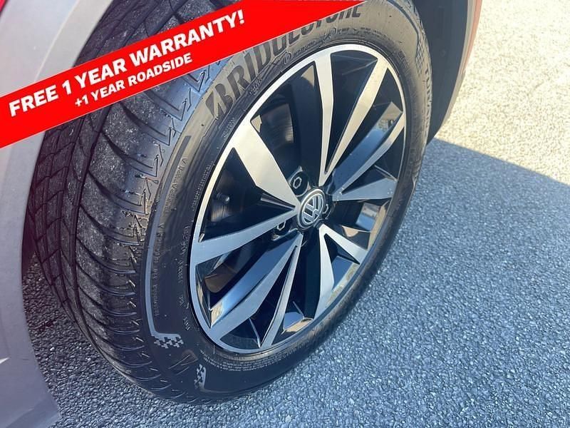 Used VW T-Roc SE 150 HP (110 kW) 2018 Red SUV