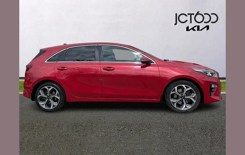 Used Kia Ceed First Edition 138 HP (101 kW) 2018 Red Hatchback