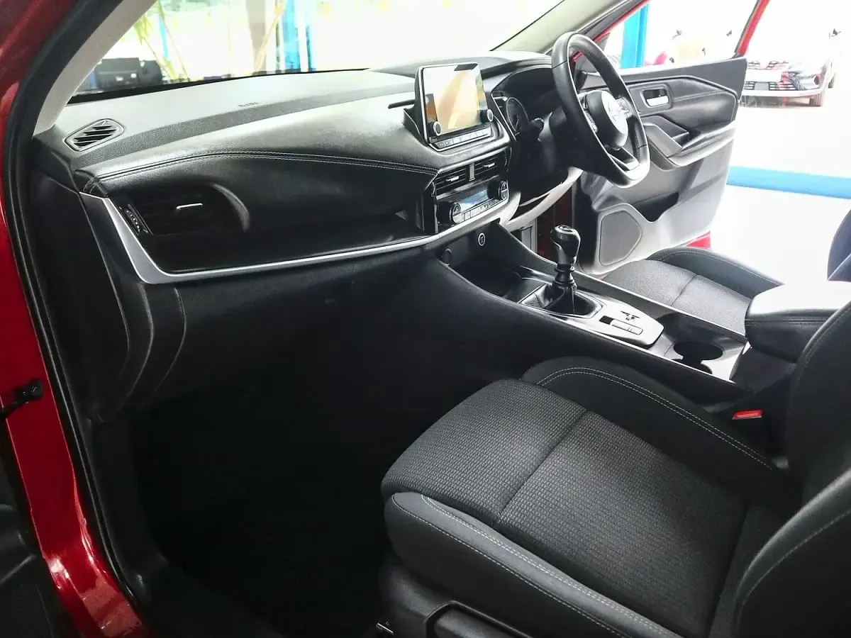 Used Nissan Qashqai Acenta Premium 140 HP (102 kW) 2024 Red SUV