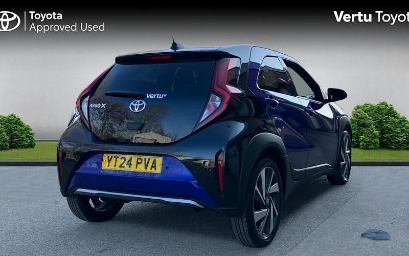 Used Toyota Aygo X 72 HP (52 kW) 2024 Blue SUV