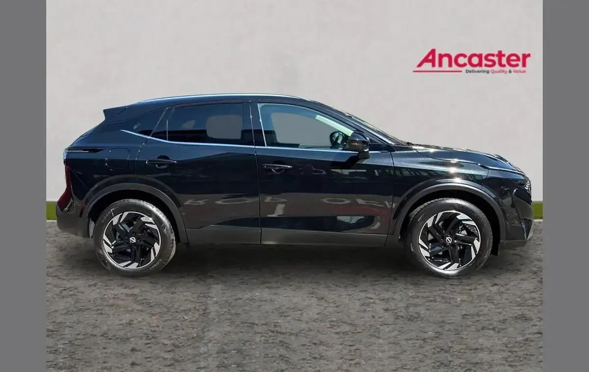 New Nissan Qashqai N-Connecta 138 HP (101 kW) 2026 Black SUV