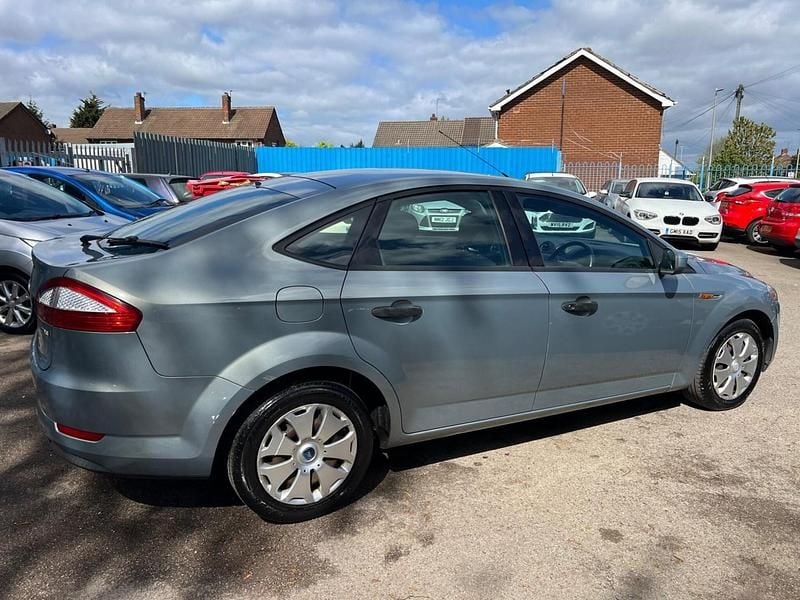 Used Ford Mondeo 100 HP (73 kW) 2007 Grey Hatchback
