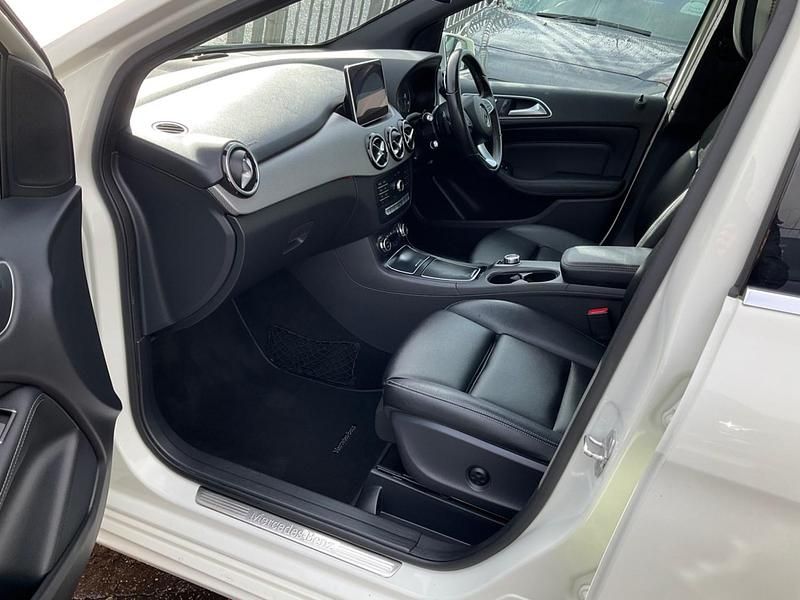 Used Mercedes B200 Premium Plus 2016 White MPV