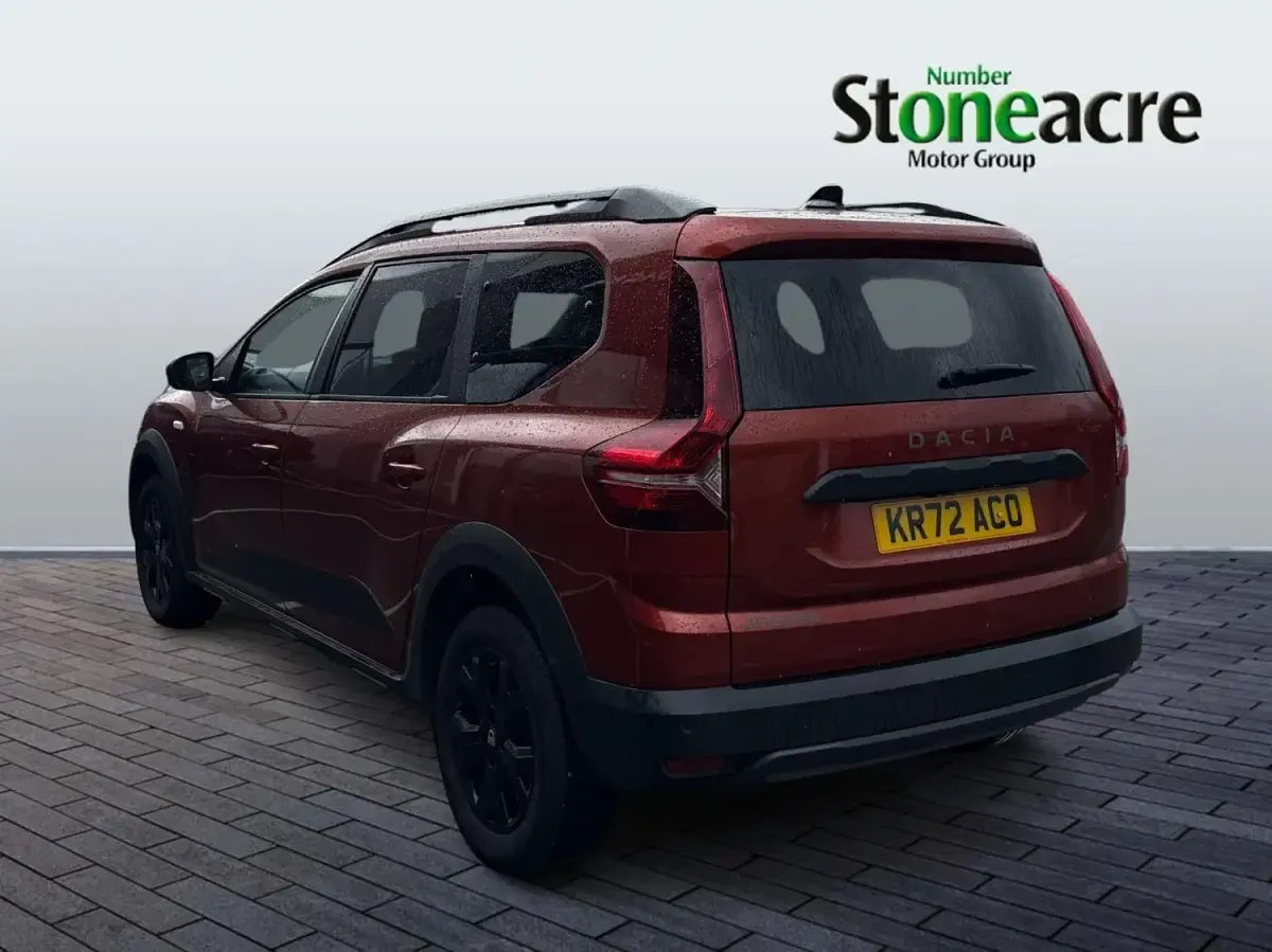 Second-hand Dacia Jogger Extreme 110 CP (80 kW) 2022 Maro Monovolum