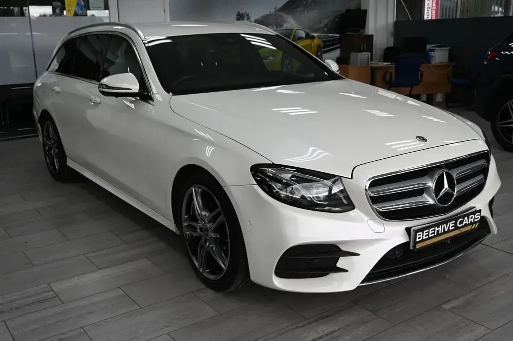 Gebraucht Mercedes E220 AMG line 194 PS (142 kW) 2019 Weiß Kombi