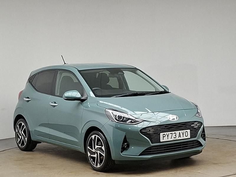 Used Hyundai i10 Premium 67 HP (49 kW) 2023 Green Hatchback