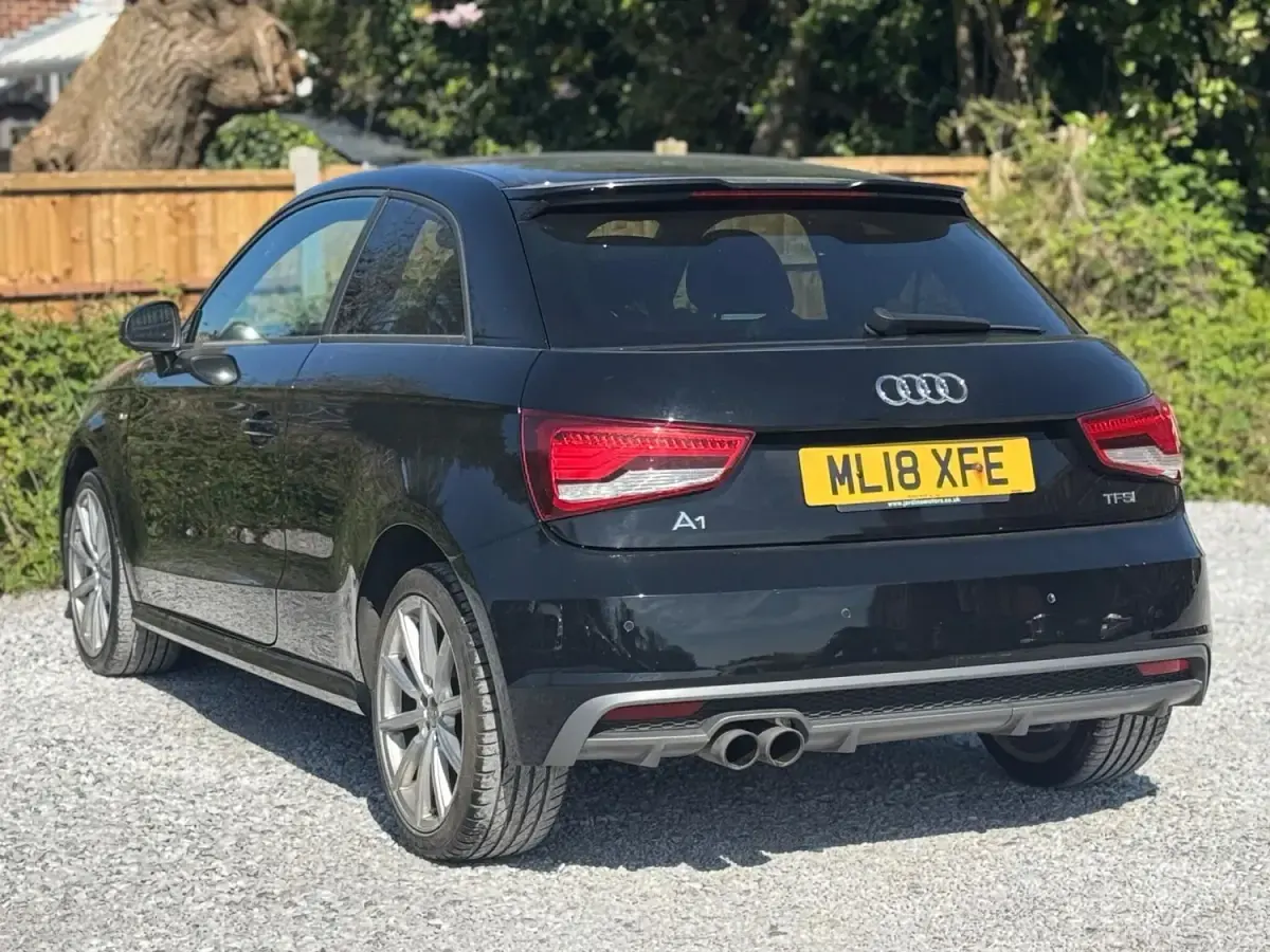 Usado Audi A1 S-Line 125 HP (91 kW) 2018 Preto Citadino