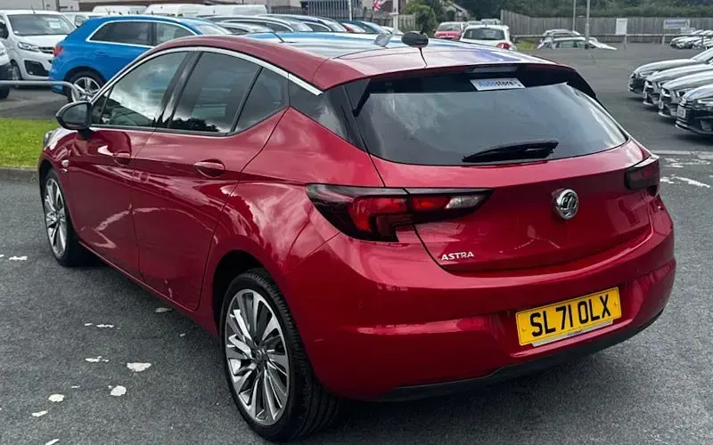 Used Vauxhall Astra Edition 145 HP (106 kW) 2021 Red Hatchback