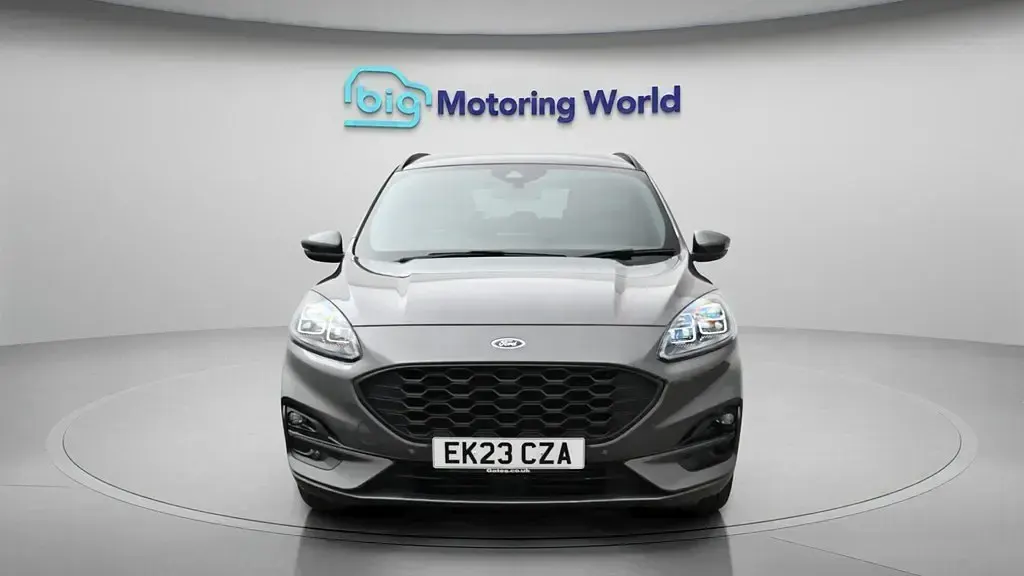 Second-hand Ford Kuga ST-Line 150 CP (110 kW) 2023 Gri SUV
