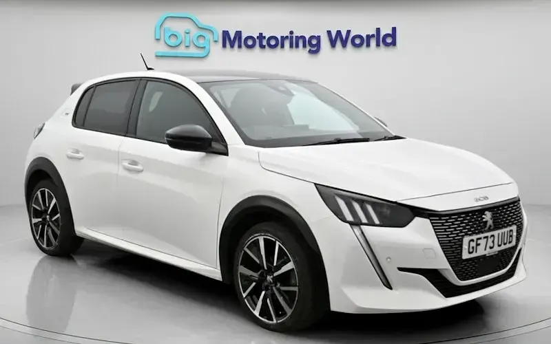 Used Peugeot 208 GT 102 HP (75 kW) 2023 Hatchback