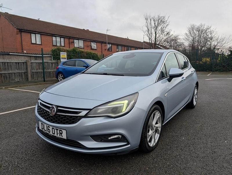 Used Vauxhall Astra SRi 136 HP (100 kW) 2016 Silver Hatchback