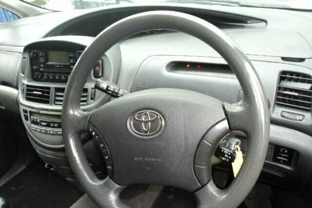 Used Toyota Previa 114 HP (83 kW) 2005 MPV