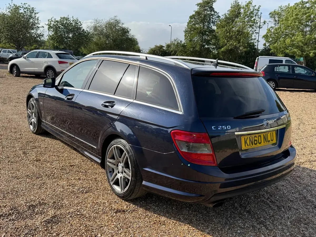 Used Mercedes C250 Elegance 204 HP (150 kW) 2010 Blue Estate