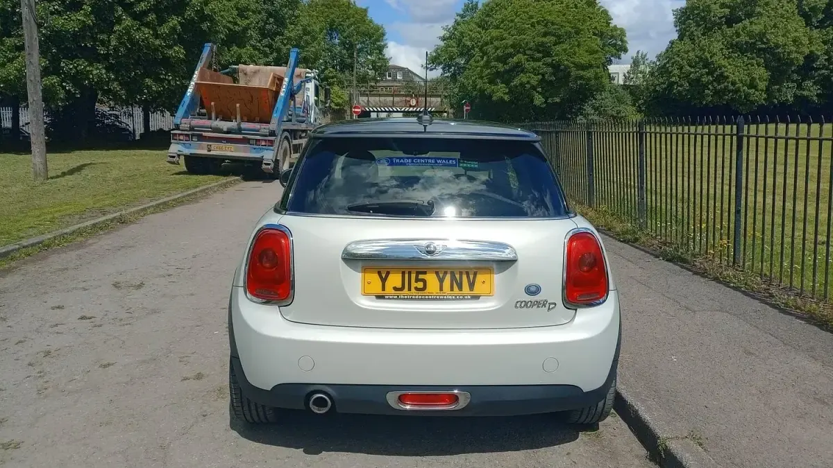 Used Mini Cooper D Hatch 116 HP (85 kW) 2015 Silver Hatchback