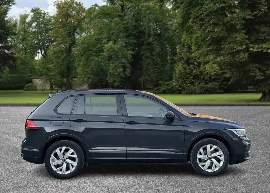 Used VW Tiguan Life 150 HP (110 kW) 2022 Grey SUV