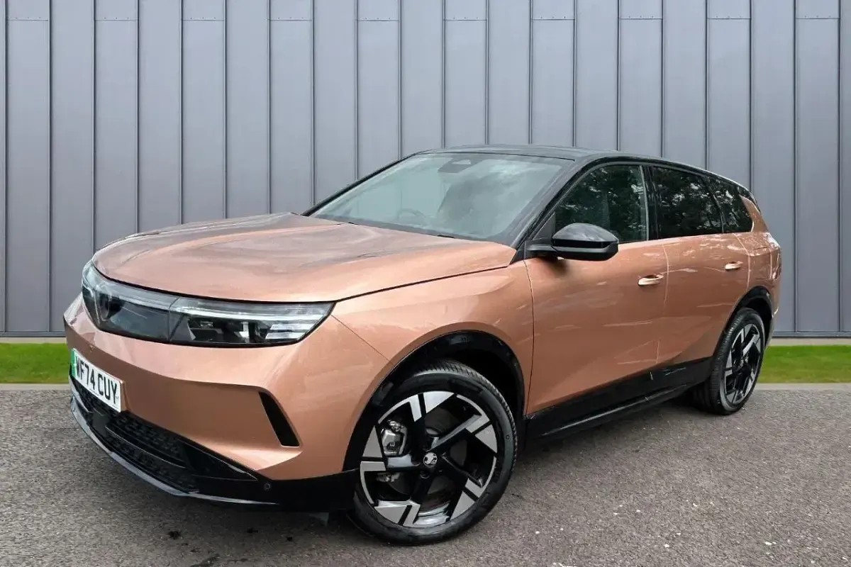 Used Vauxhall Grandland Ultimate 154 kW (210 HP) 2024 Brown SUV