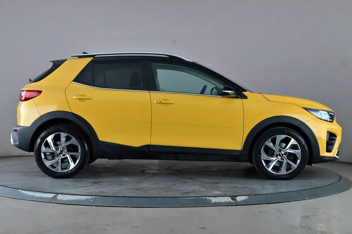 Used Kia Stonic GT-Line S 118 HP (86 kW) 2023 Yellow SUV