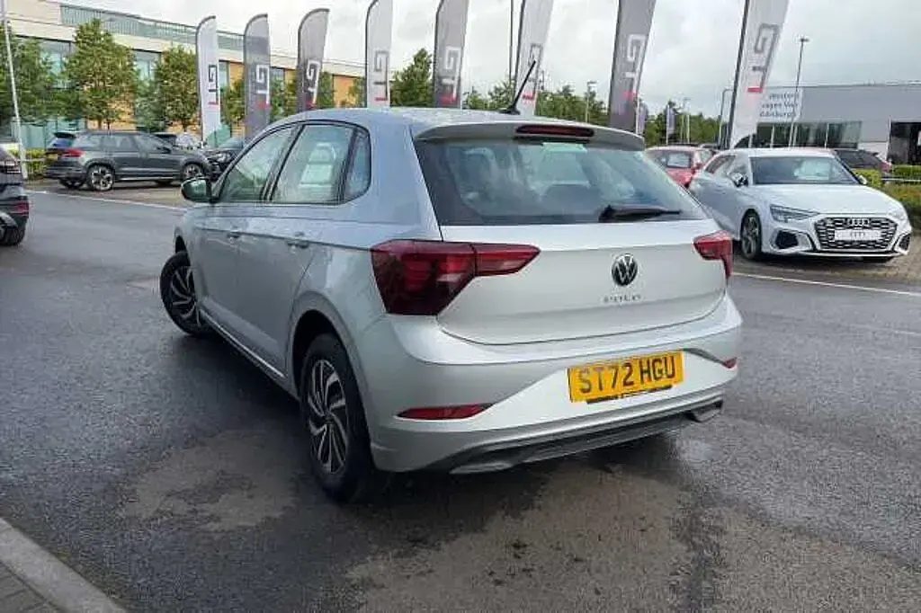 Used VW Polo Life 95 HP (69 kW) 2022 Silver Hatchback