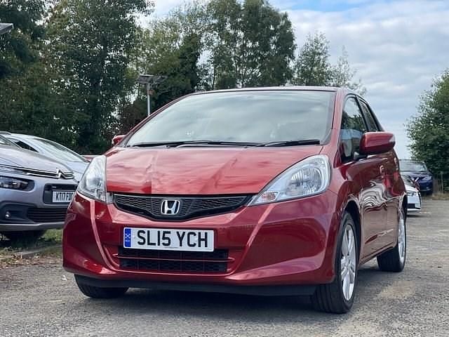 Used Honda Jazz ES 99 HP (72 kW) 2015 Red Hatchback