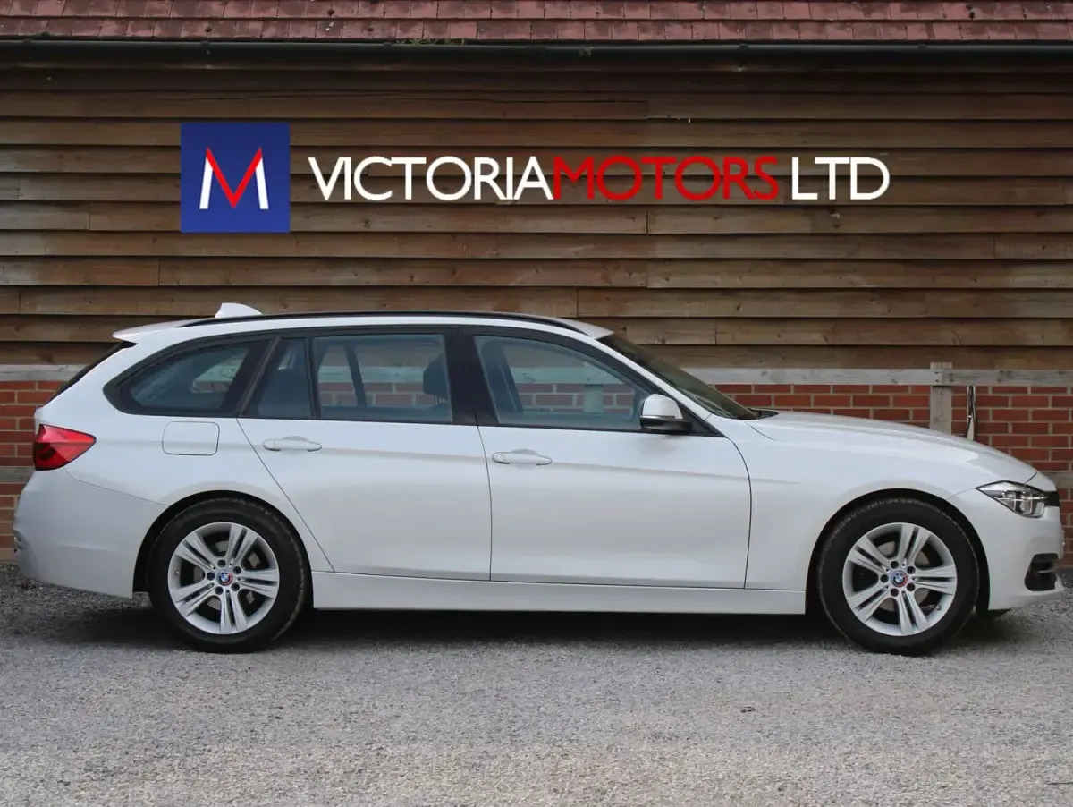 Used BMW 320 Sport Line 2018 White Estate
