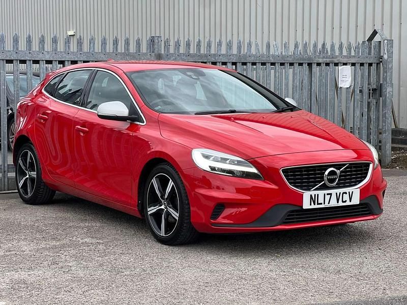 Red Used 2017 Volvo V40 R-Design Estate | £7,995 (Fair price) - Image 1/4