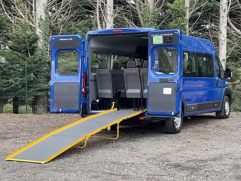 Used Peugeot Boxer 130 HP (95 kW) 2020 Blue Van